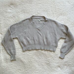 Aeropostale v-neck crop sweater